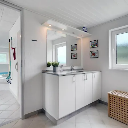Σπίτι διακοπών Alli - 800m From The Sea In Western Jutland By Interhome *