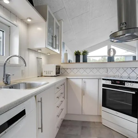 Alli - 800m From The Sea In Western Jutland By Interhome Fanø