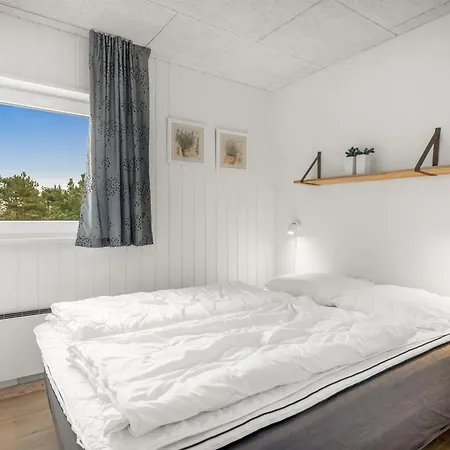 Alli - 800m From The Sea By Interhome Nyaraló