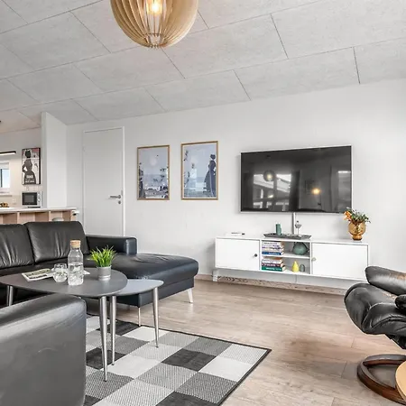 Alli - 800m From The Sea By Interhome Nyaraló